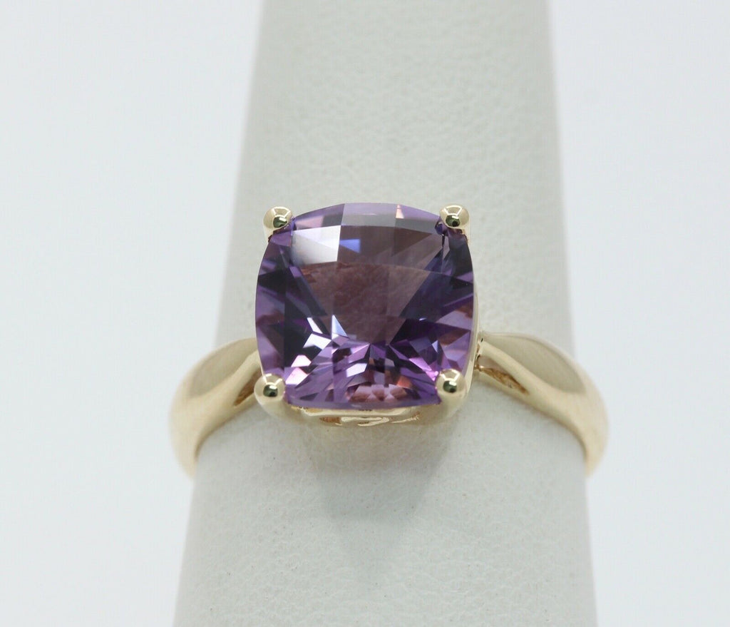 Vintage Ladies Amethyst 10K Yellow Gold Ring