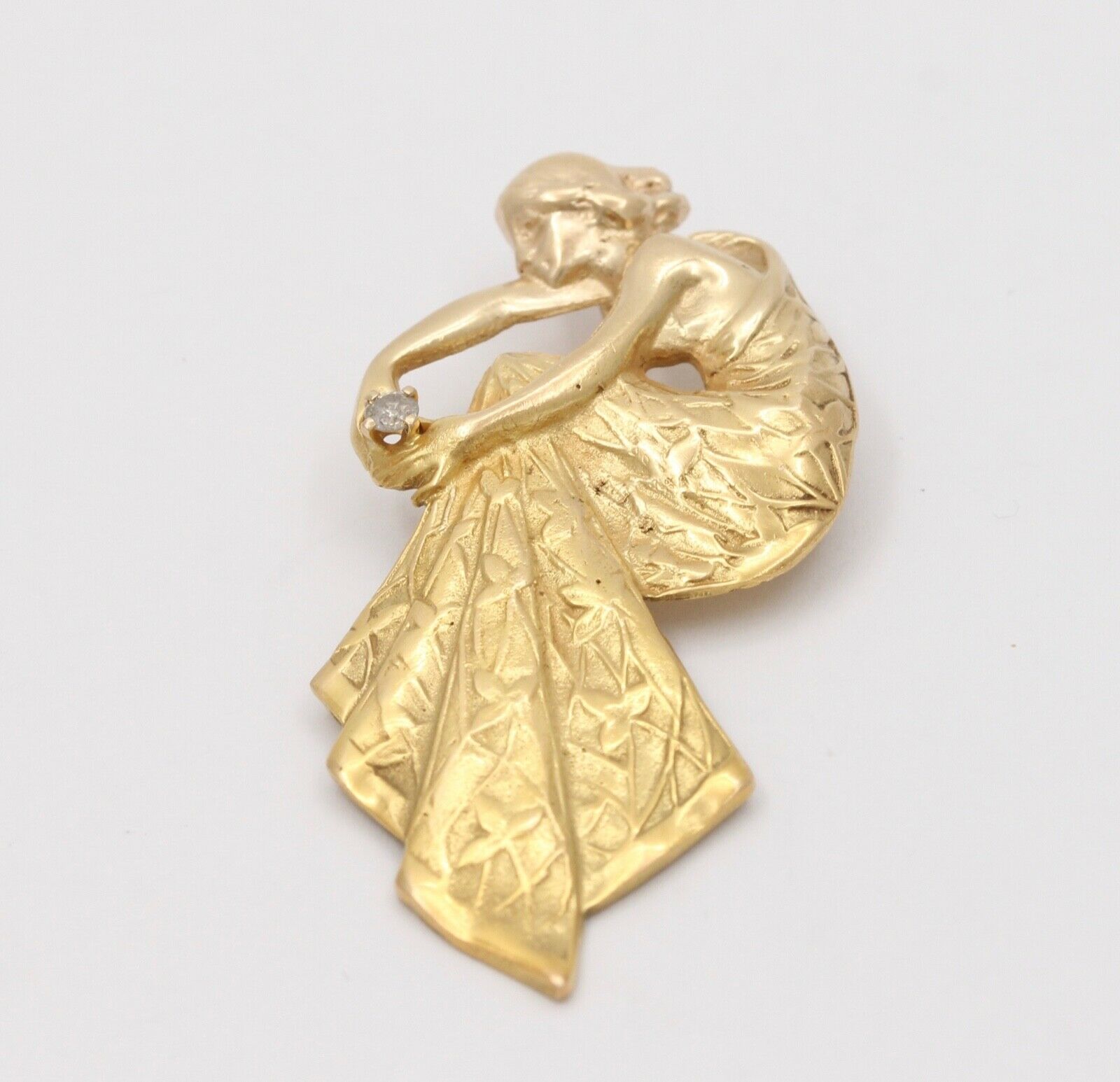 Beautiful Vintage Woman Portrait Held Diamond 18K Gold Pendant Necklace