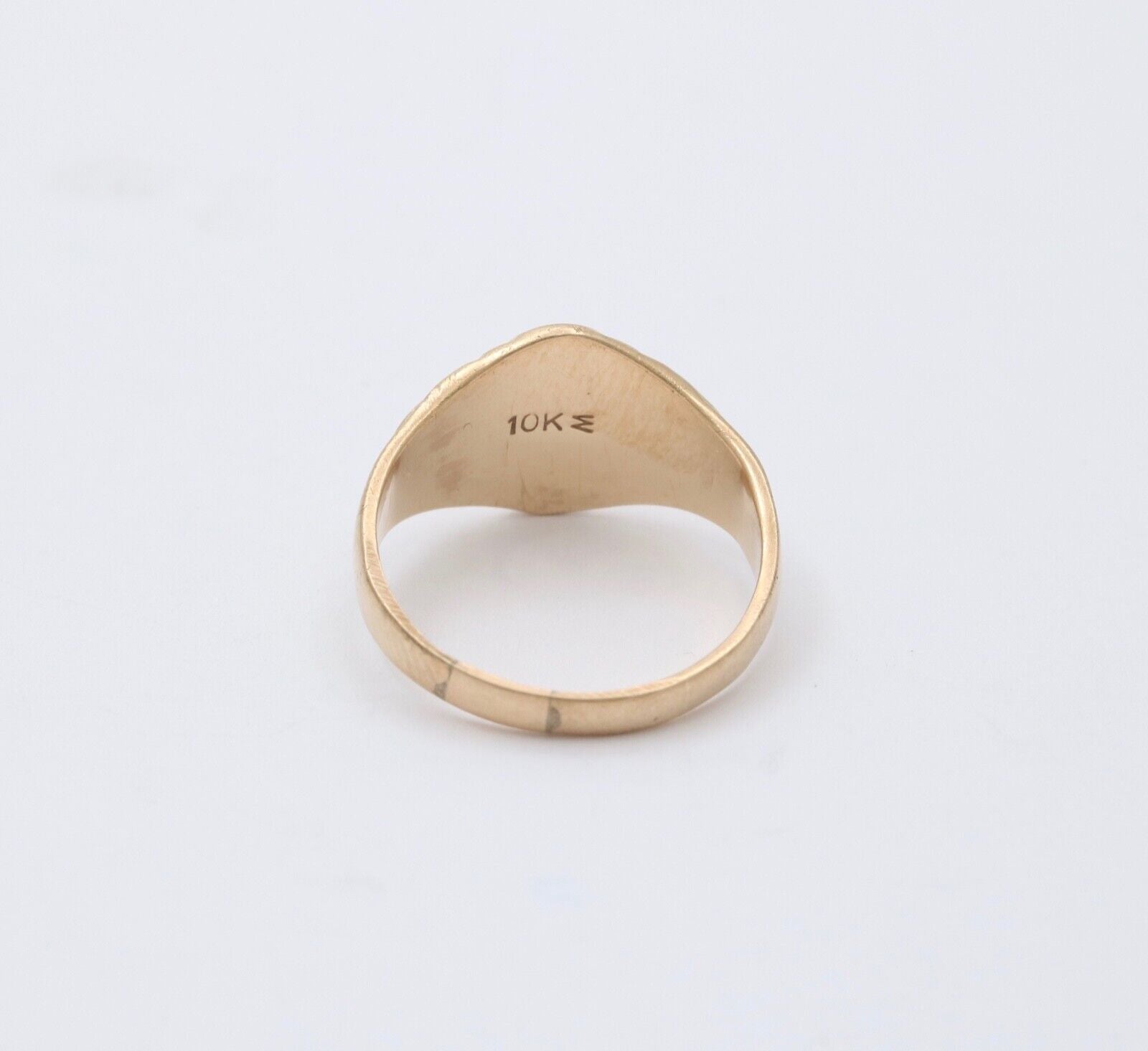 Vintage Signet Carved Engraved 14K Yellow Gold Ring