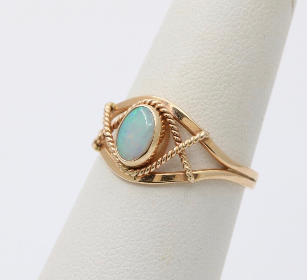 Cool Vintage Opal 14K Yellow Gold Ring