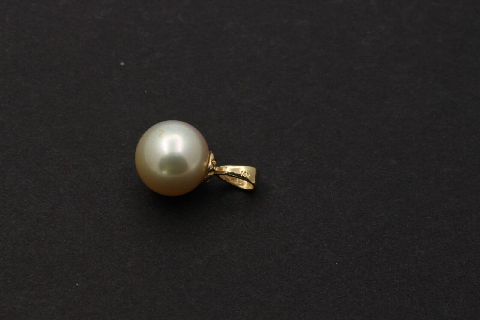 Classic Elegant Large 11.7 mm Golden Pearl Vintage Gold Pendant, Necklace.