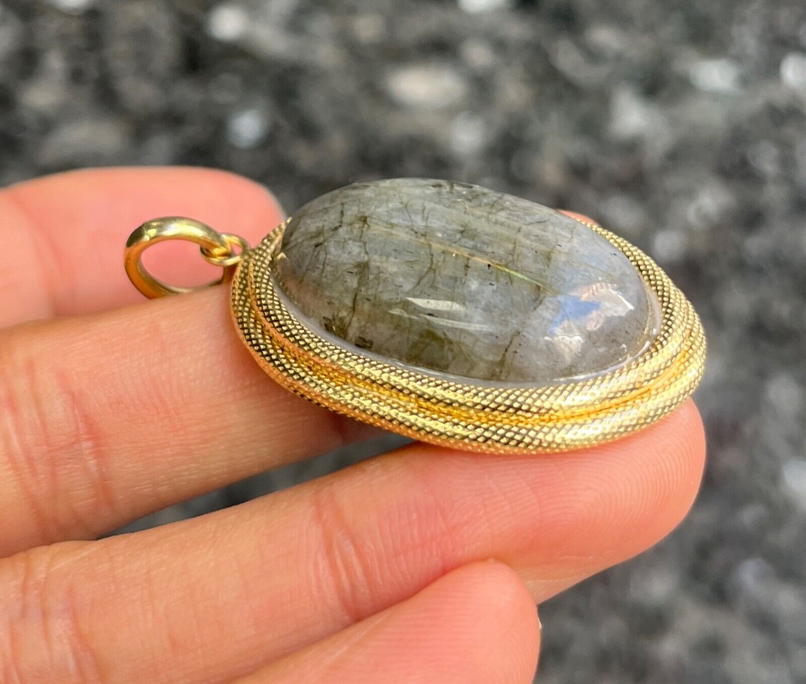Vintage 18K Gold Labradorite Italian Pendant