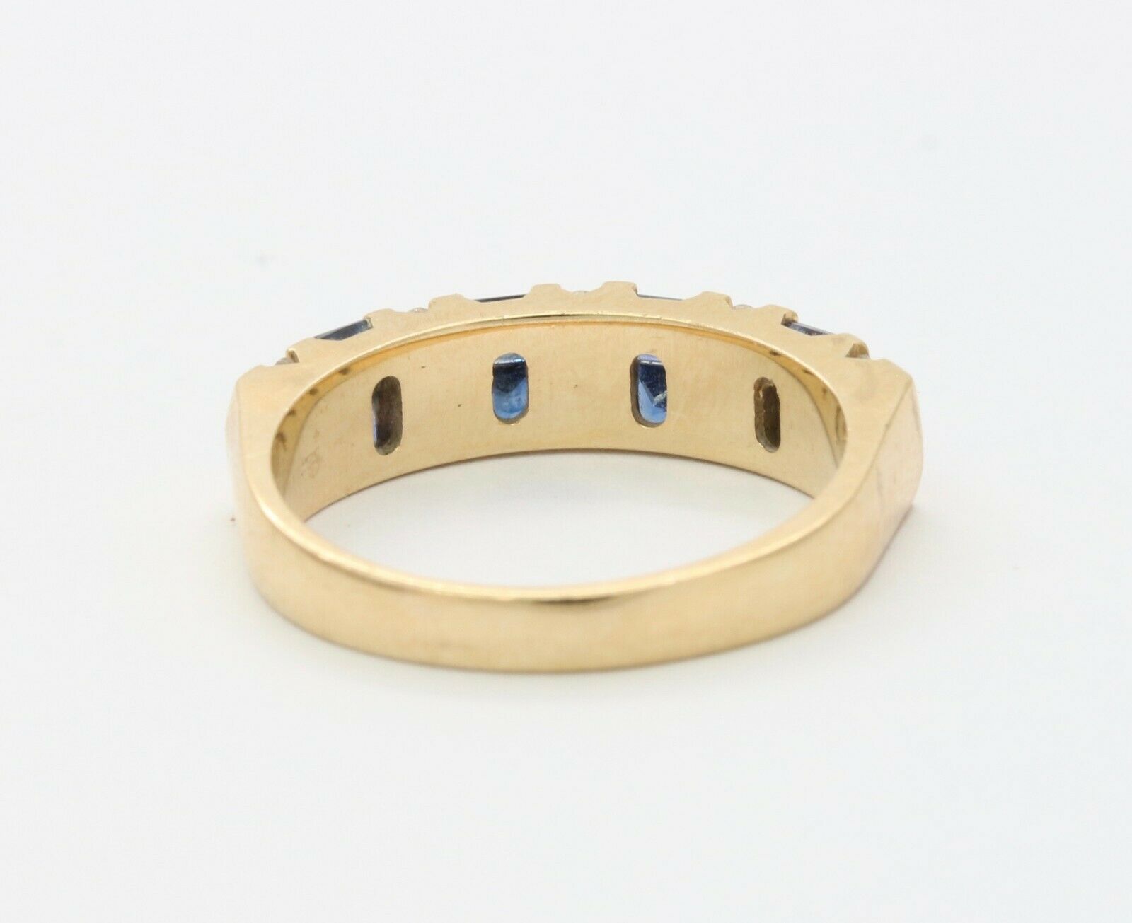 Vintage 14K Yellow Gold Diamond Sapphire Ring