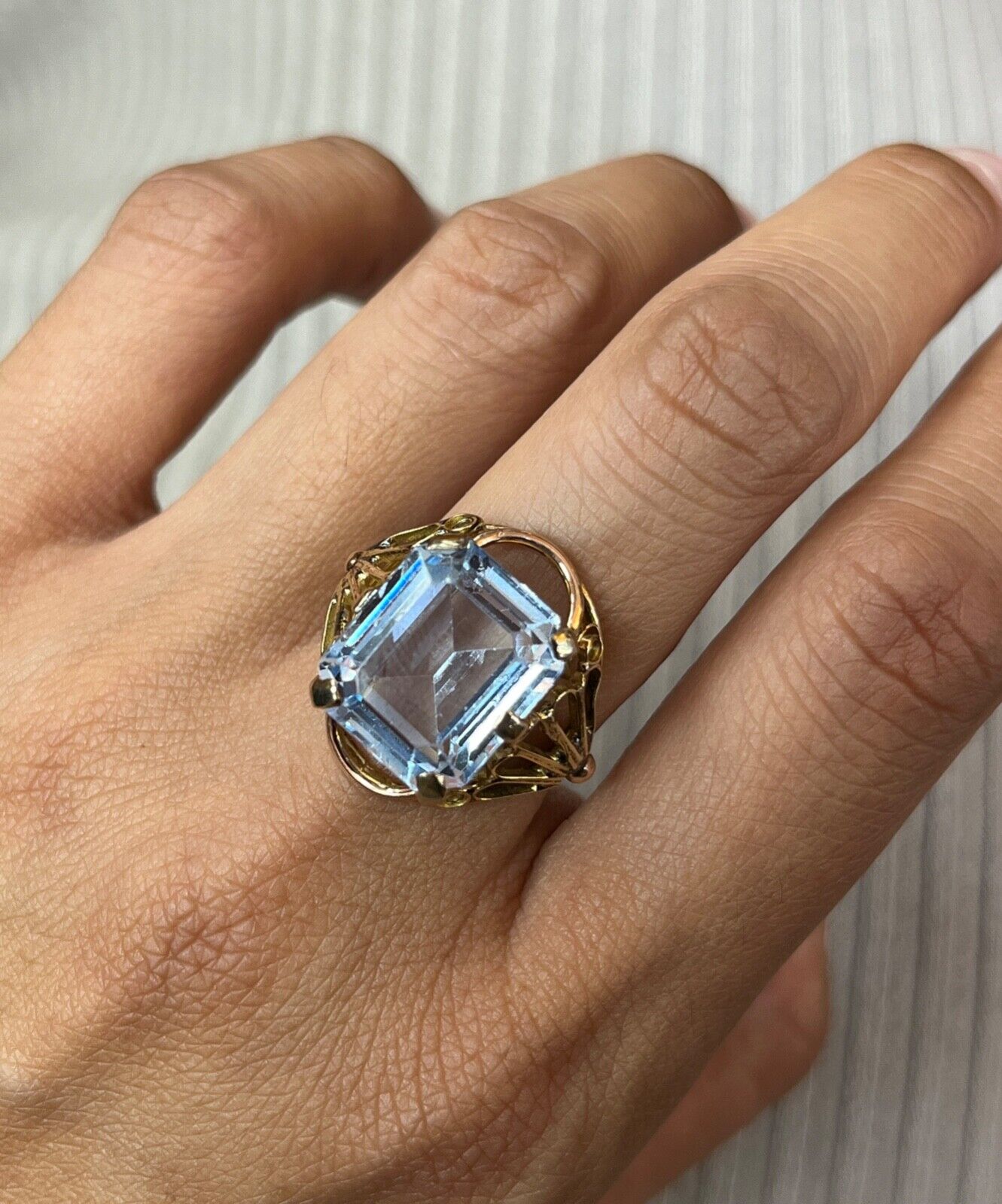 Vintage 18K Yellow & Rose Gold Aquamarine RIng, Statement Ring.