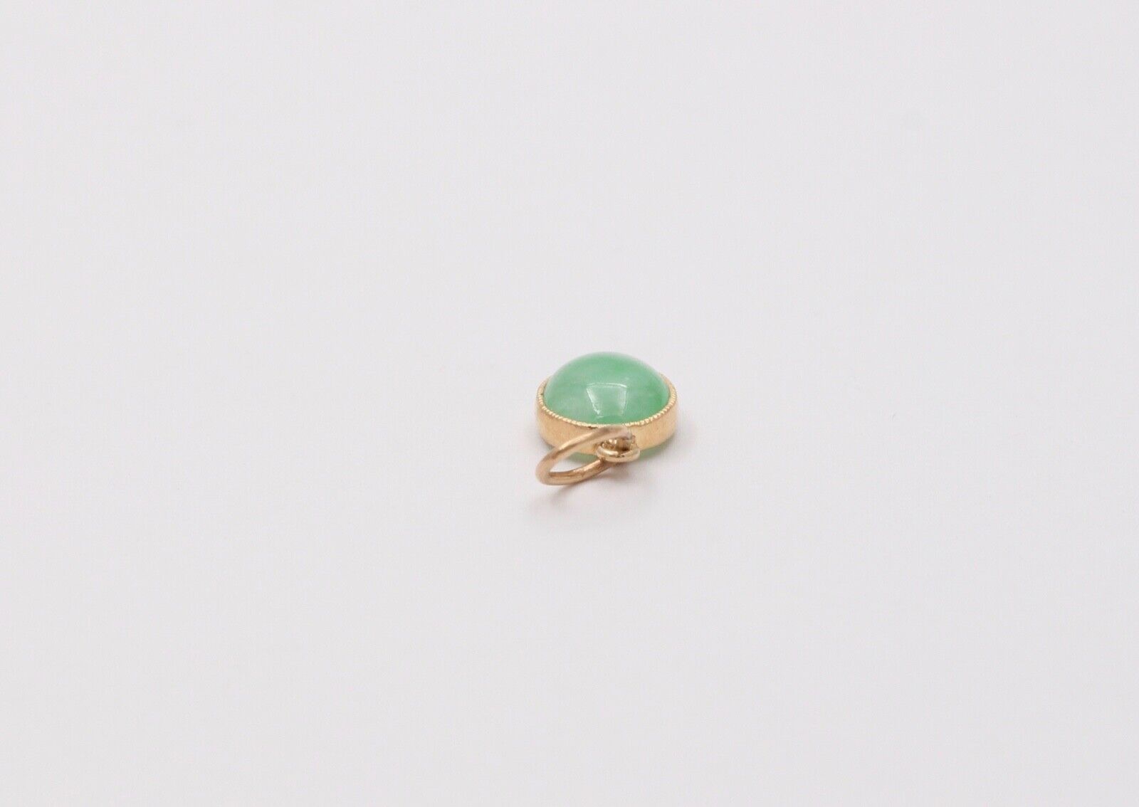 Vintage Jade 18K Yellow Gold Pendant