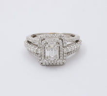 Load image into Gallery viewer, Classic 14K Gold Diamond Engagement Ring. Ring Band
