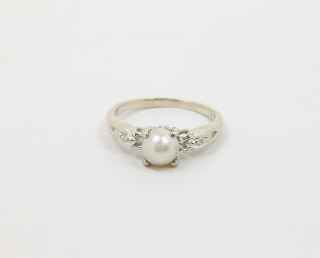 Vintage 14K White Gold Pearl Diamond Ring
