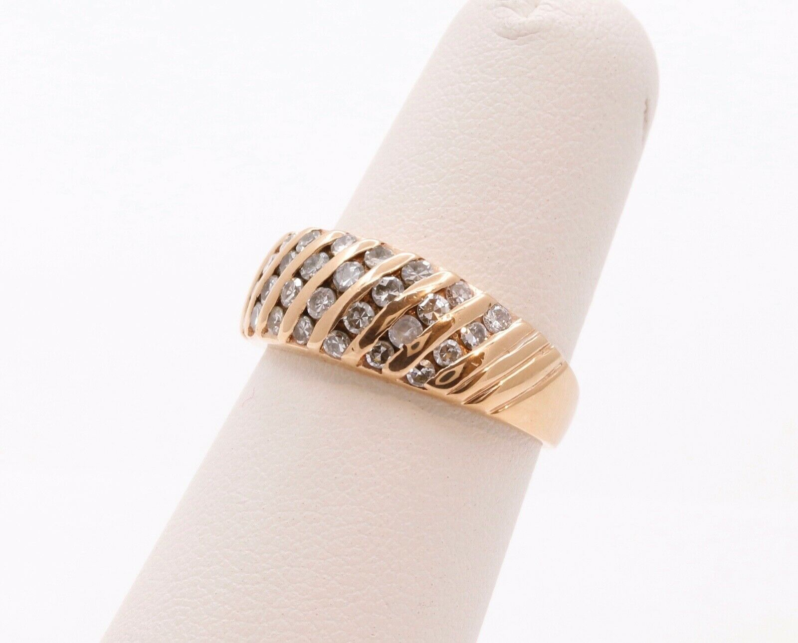 Vintage Ladies Diamonds 14K Yellow Gold Wedding Band Ring