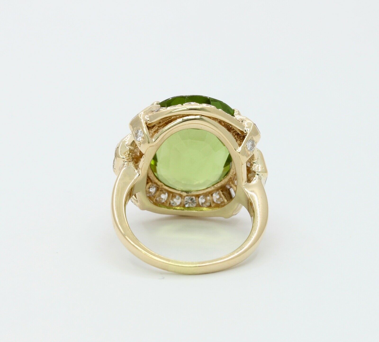 Vintage Ladies Large Peridot Diamonds 18K Yellow Gold Ring
