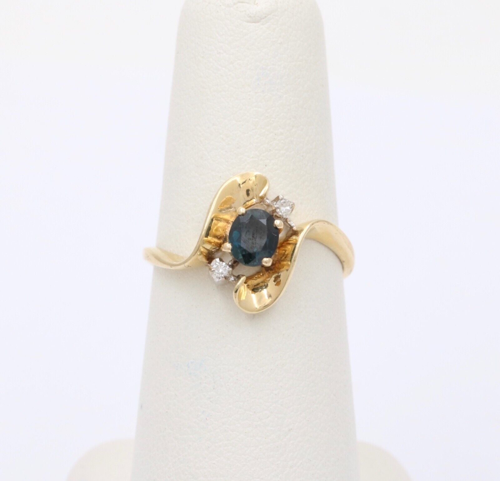 Vintage Blue Sapphire Diamonds 14K Yellow White Gold Ring