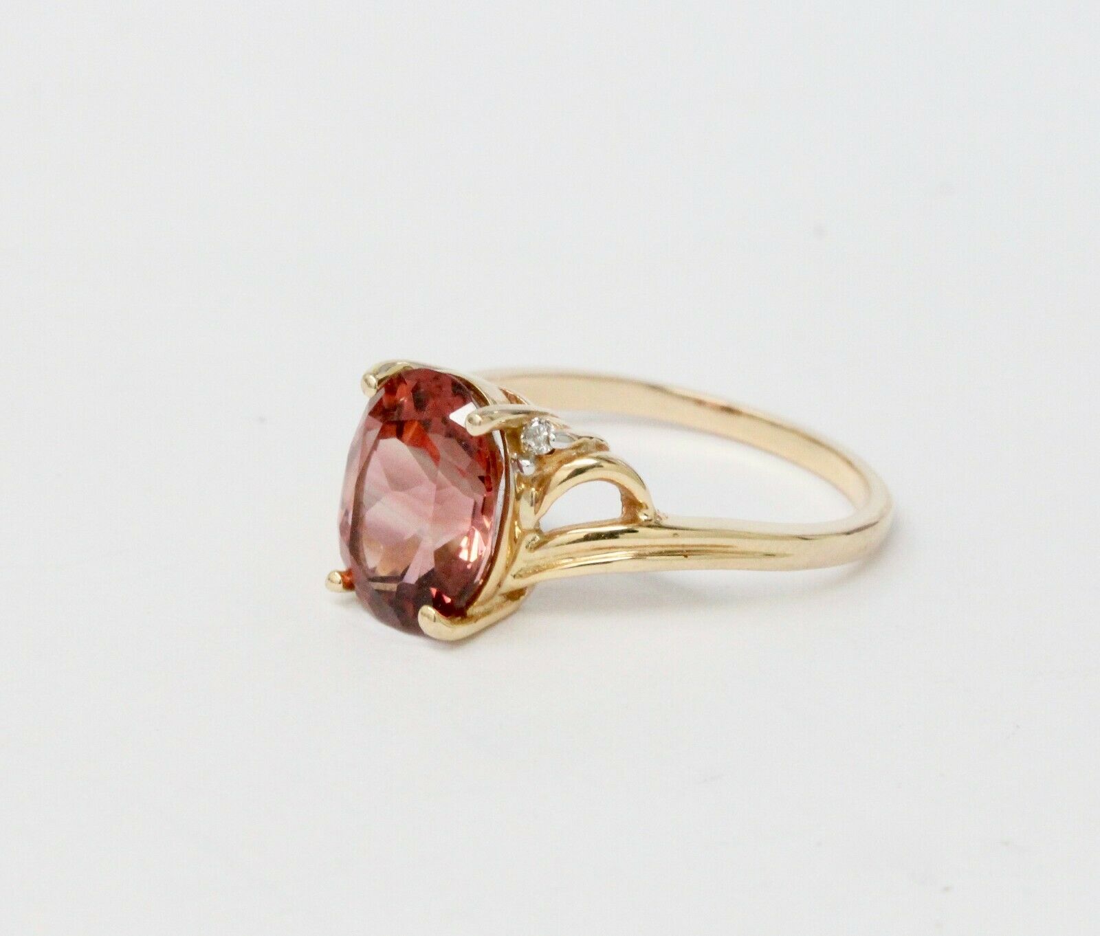 Vintage 14K Yellow Gold Tourmaline Diamond Ring