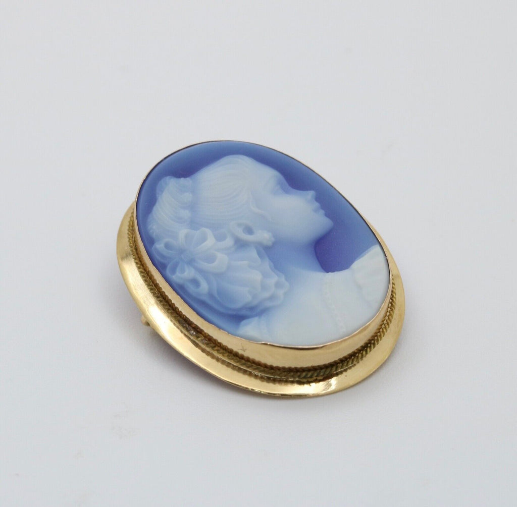 Vintage Italian Cameo 18K Yellow Gold Brooch Pendant
