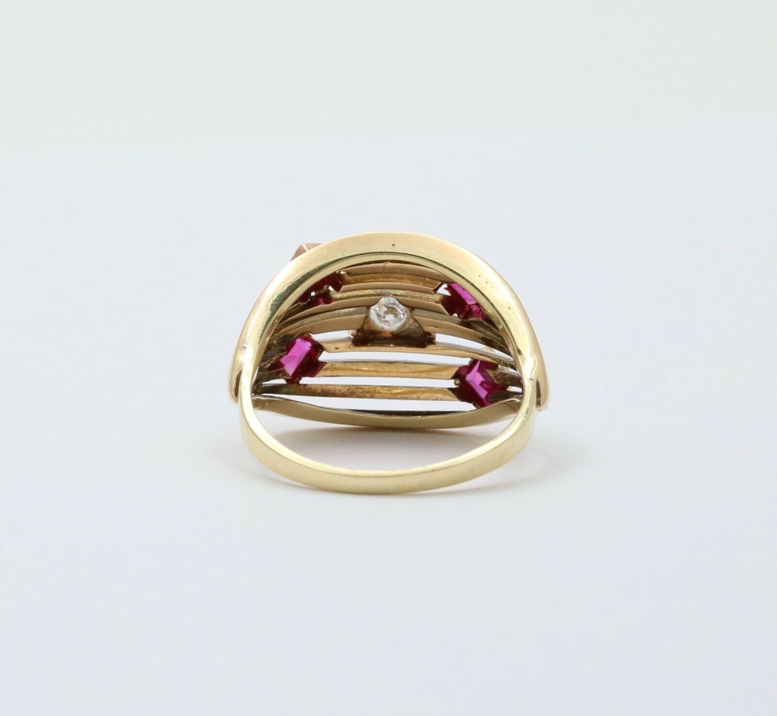 Vintage Retro 14K Yellow Gold Diamond and Ruby Dome Ring Band