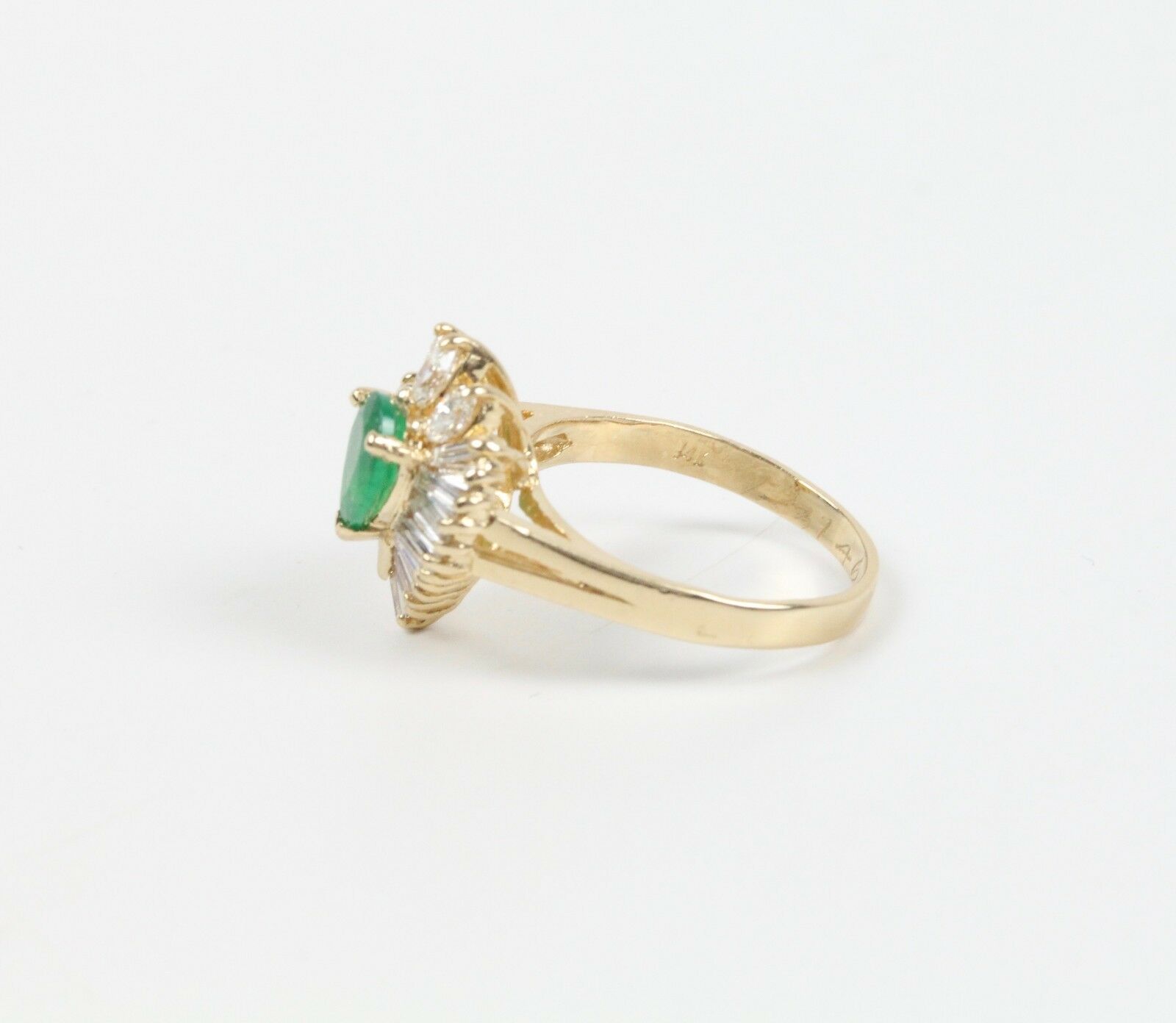 Vintage Diamond and Emerald Ladies Cluster Ring