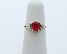 Load image into Gallery viewer, Vintage Ladies Synthetic Ruby 10K Yellow Gold Ring
