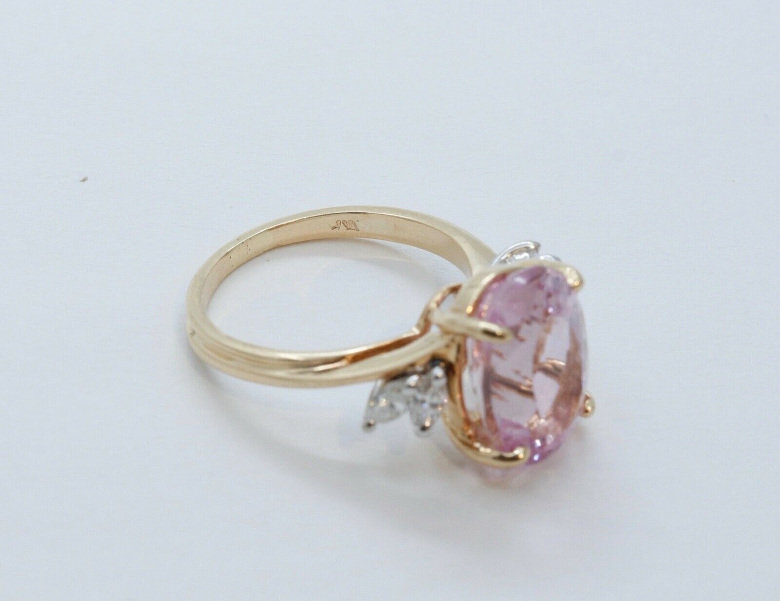Vintage Ladies Kunzite Diamonds 14K Yellow Gold Ring