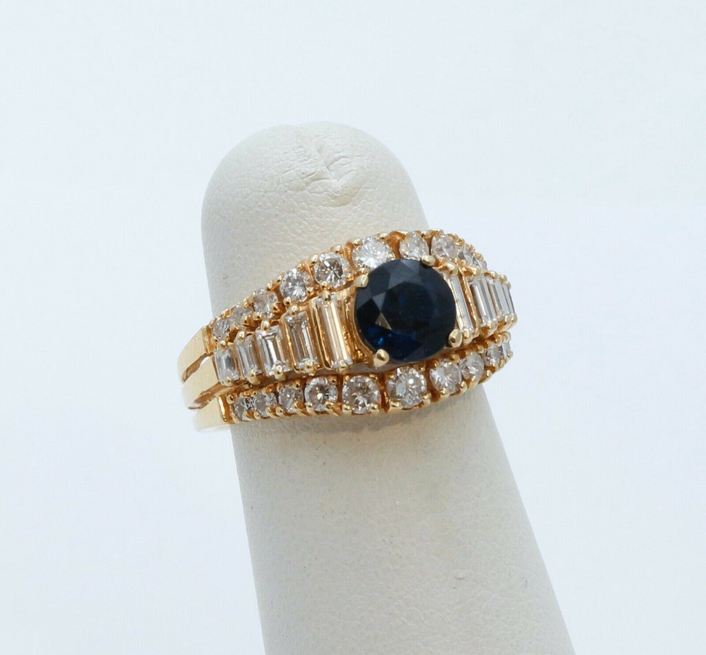 Vintage Ladies Blue Sapphire Diamonds 18K Yellow Gold Ring