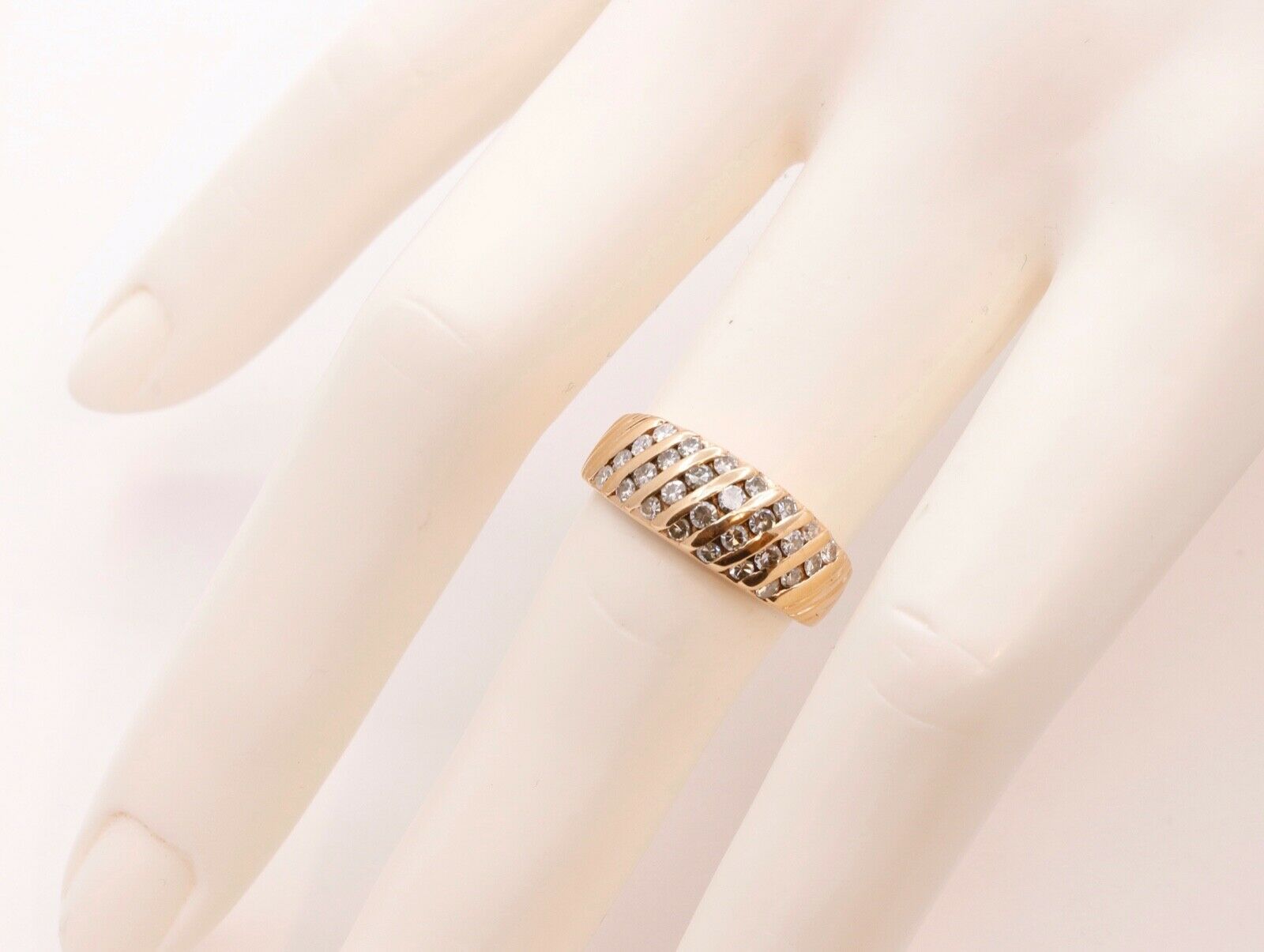 Vintage Ladies Diamonds 14K Yellow Gold Wedding Band Ring
