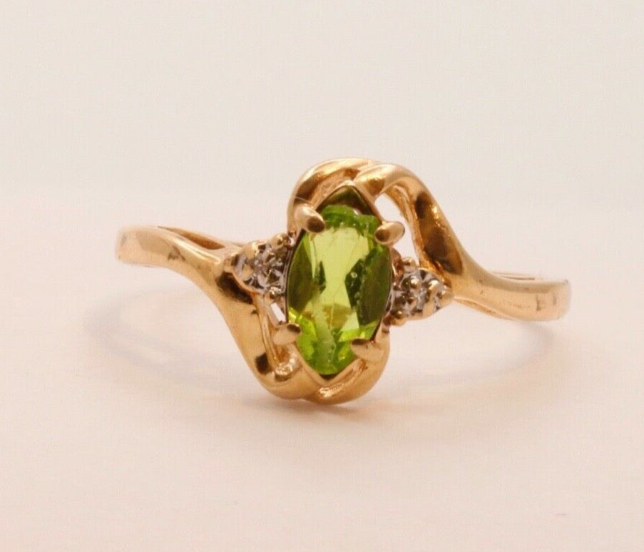 Vintage Ladies Bypass Peridot Diamonds 14K Yellow Gold Ring