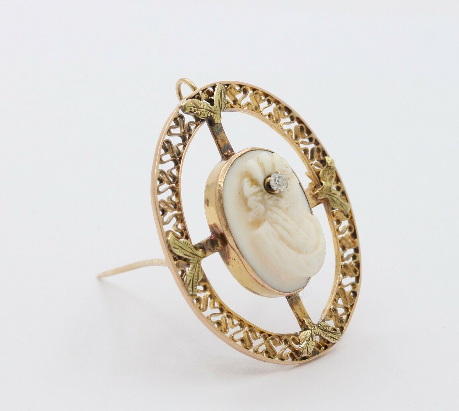 Vintage 14K Yellow Gold Cameo Pedant Brooch