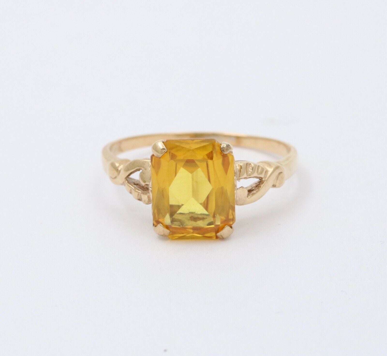 Vintage 14K Yellow Gold Synthetic Citrine Split Shank Ring Band