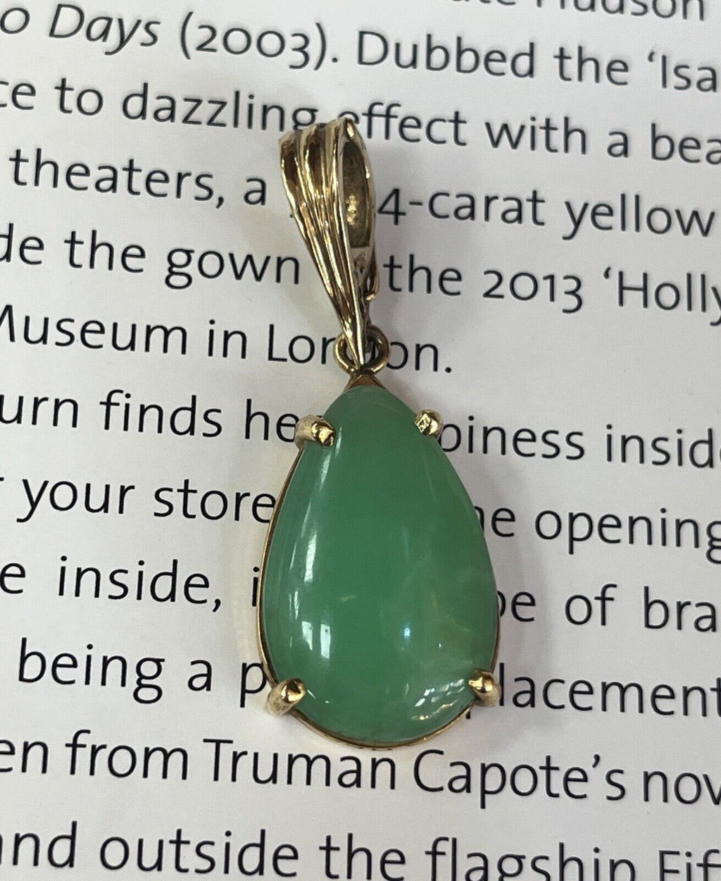 Vintage 14K Yellow Gold Chrysoprase Tear Drop Pendant