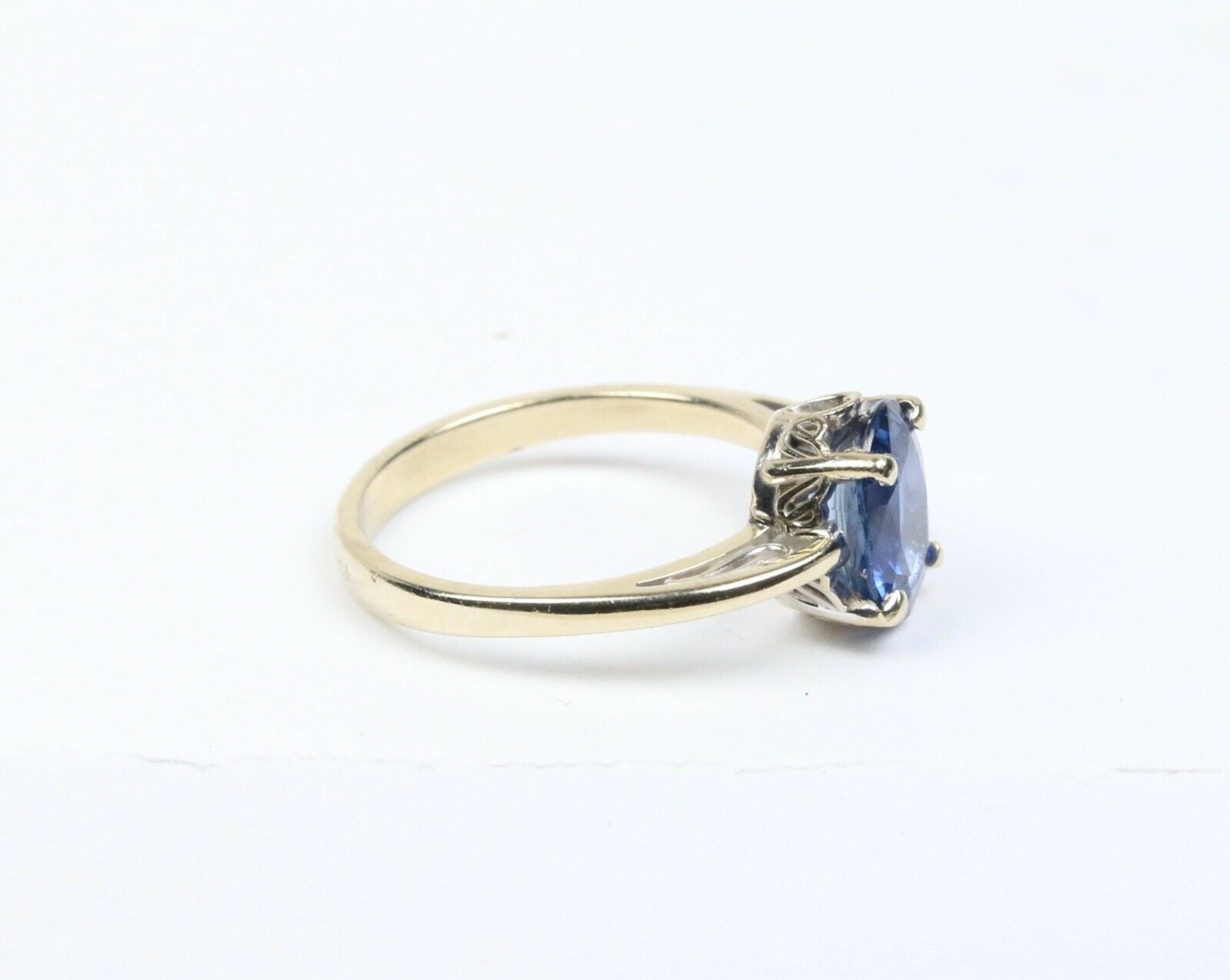 Beautiful Natural Blue Sapphire 14K White Gold Vintage Ring