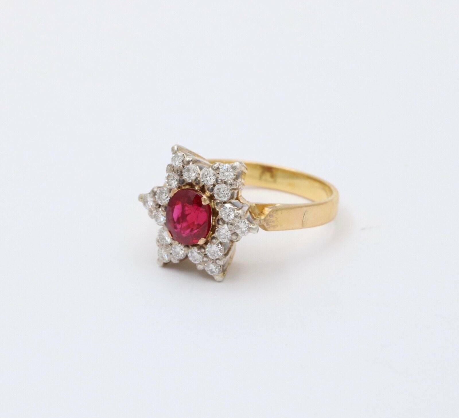Vintage 18K Yellow Gold & Sterling Silver 1.9 carats Ruby and Diamond Star Ring,