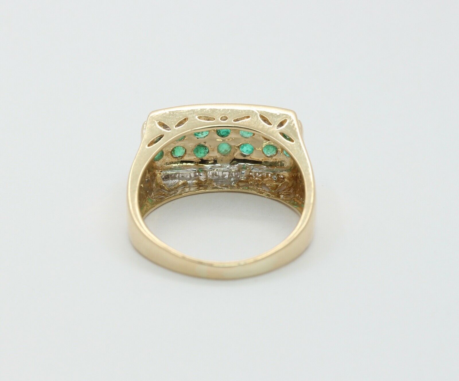 Vintage 14K Yellow Gold Emeralds Diamonds Unisex Ring