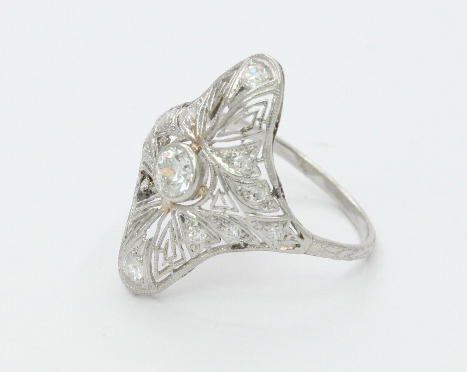 Art Deco 18K White Gold Diamonds Filagree Ring