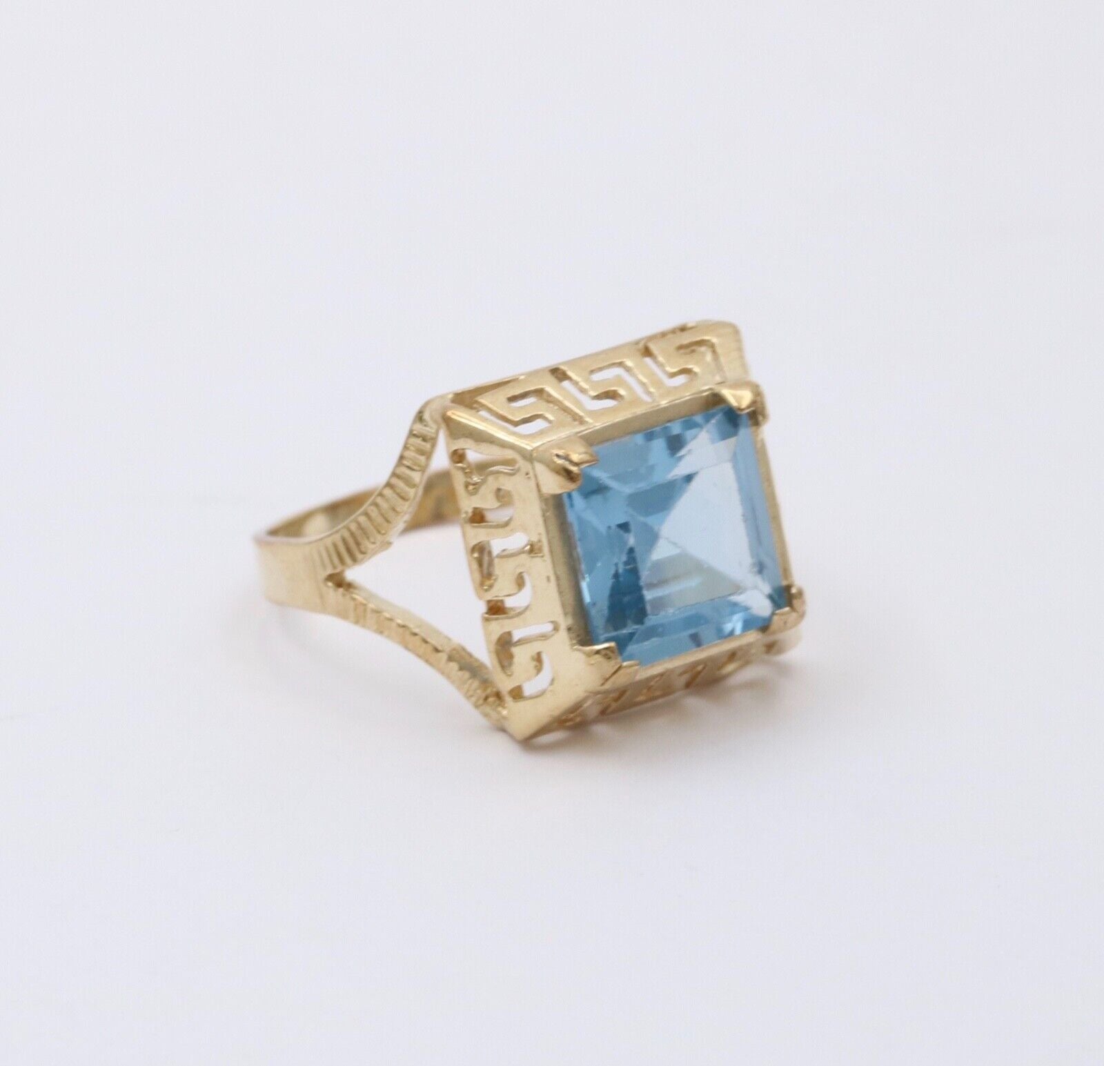 Vintage 10K Yellow Gold Greek Key Solitaire Ring