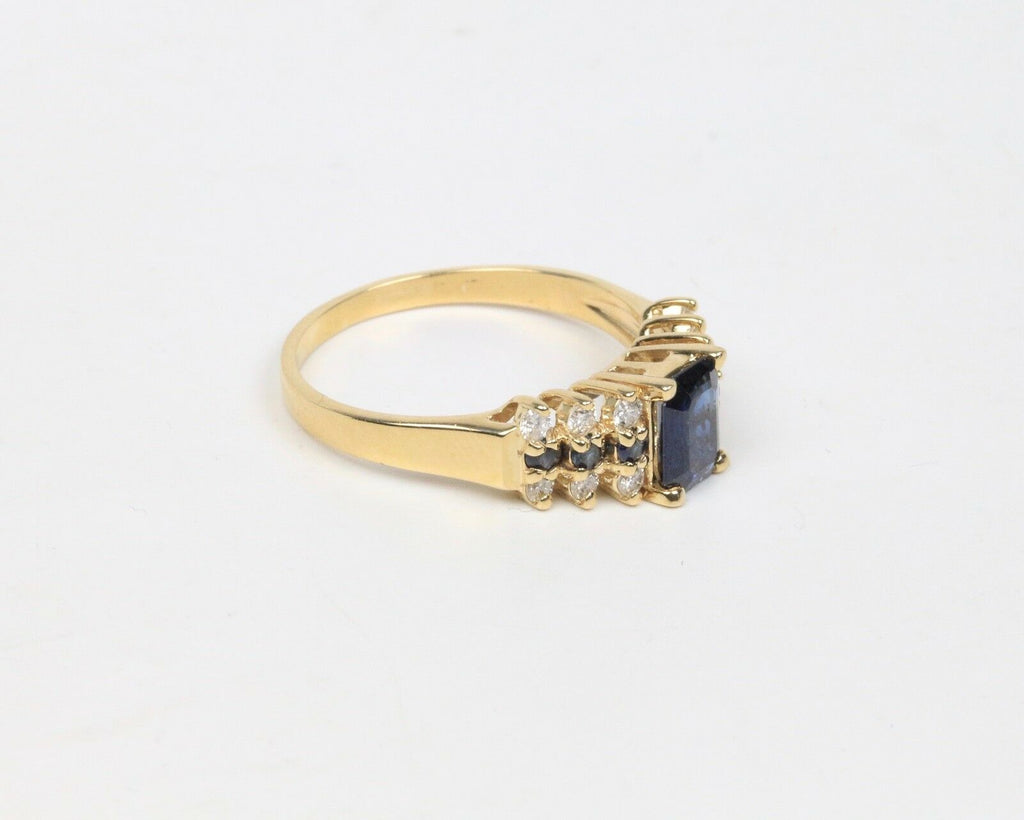Vintage Sapphire and Diamond 14K Yellow Gold Ladies Ring