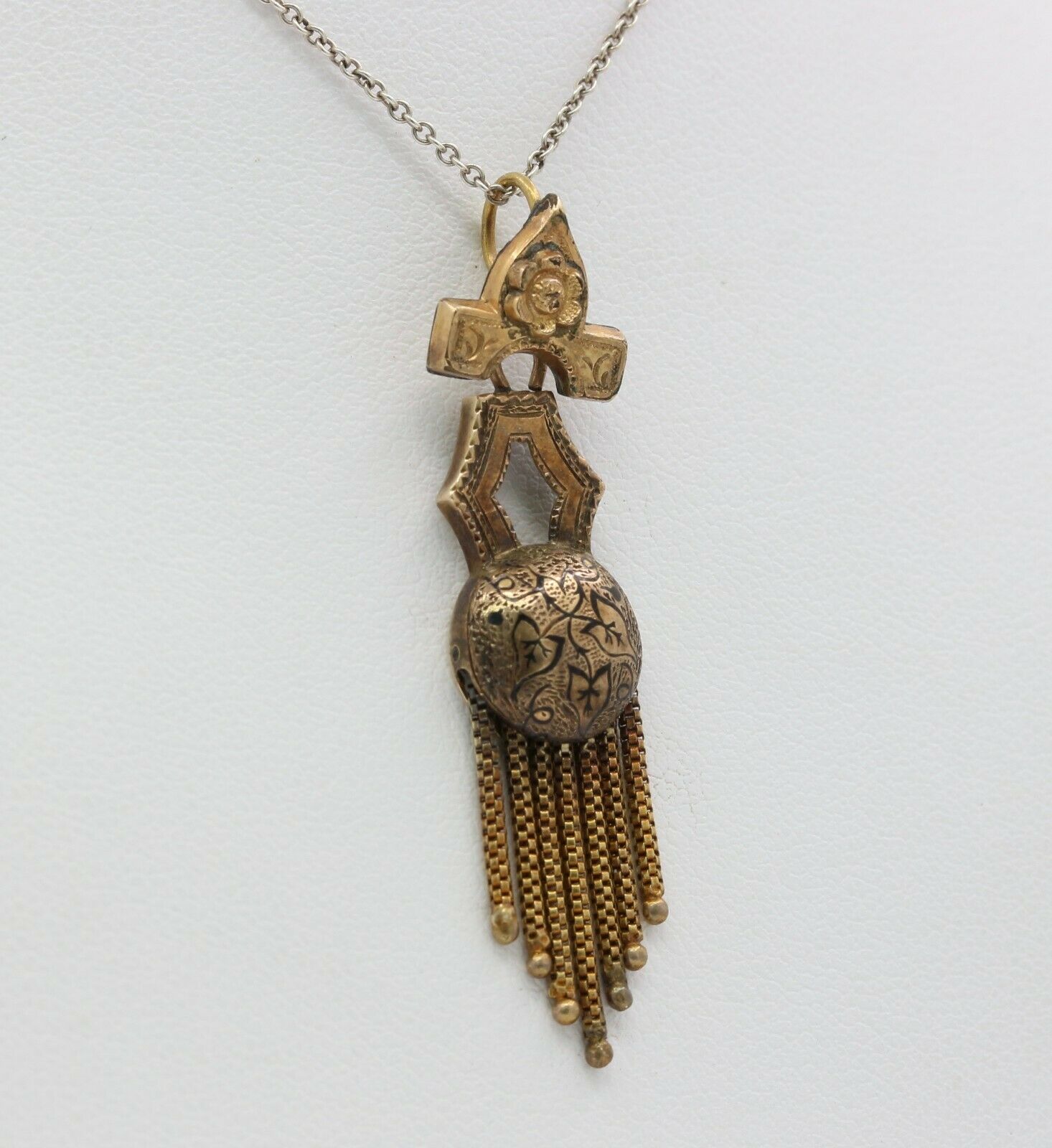 Victorian 10K Yellow Gold Tassel Pendant