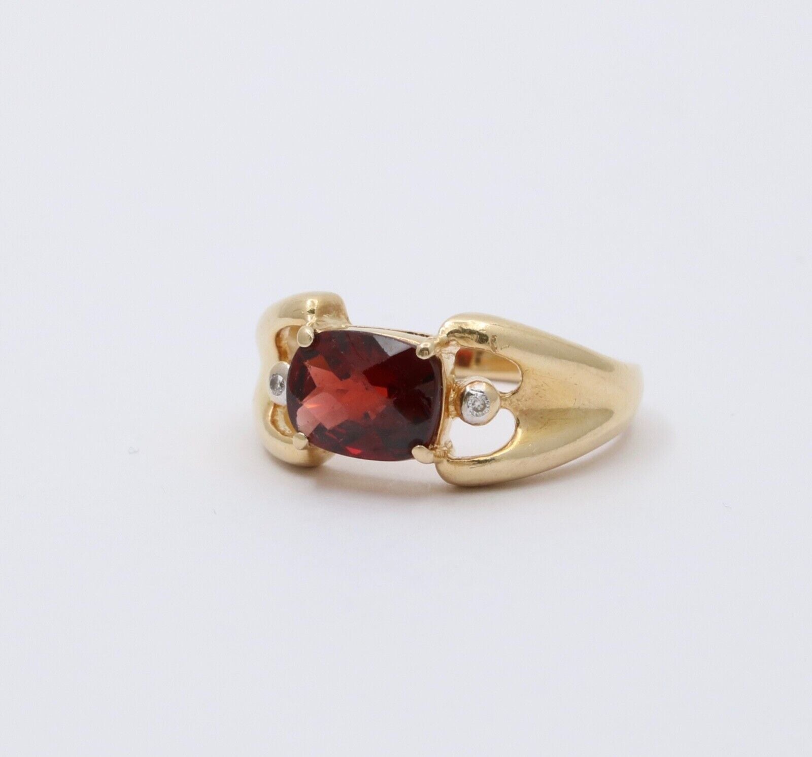 Vintage 14K Yellow Gold Garnet And Diamond Ring Band. Cocktail Ring