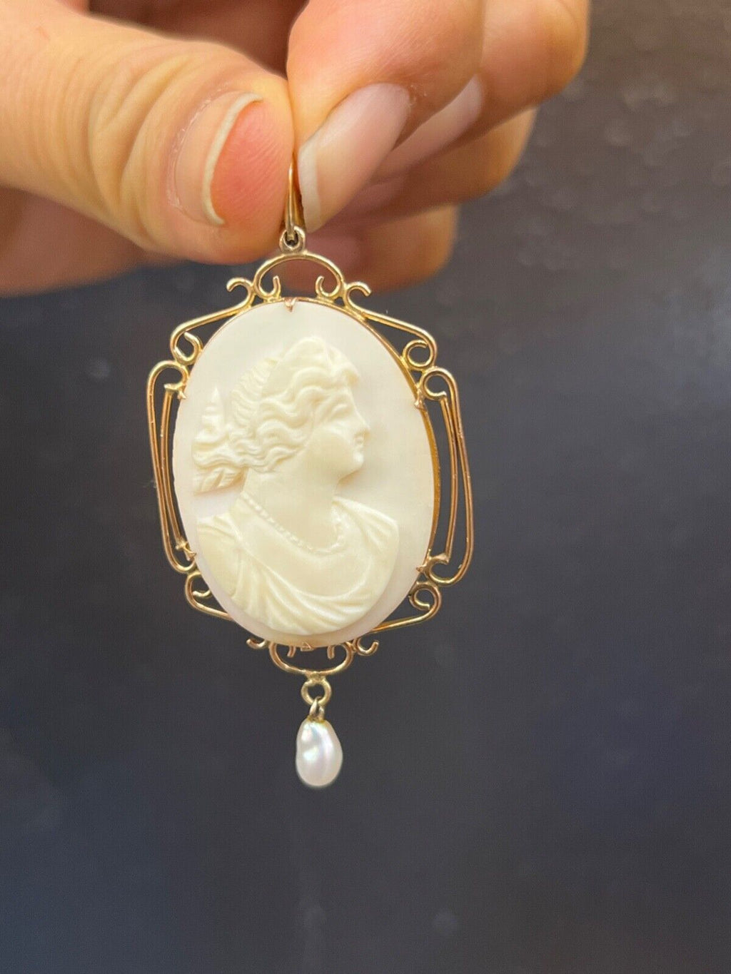 Antique Carved Cameo 14K Yellow Gold Pearl Pendant.