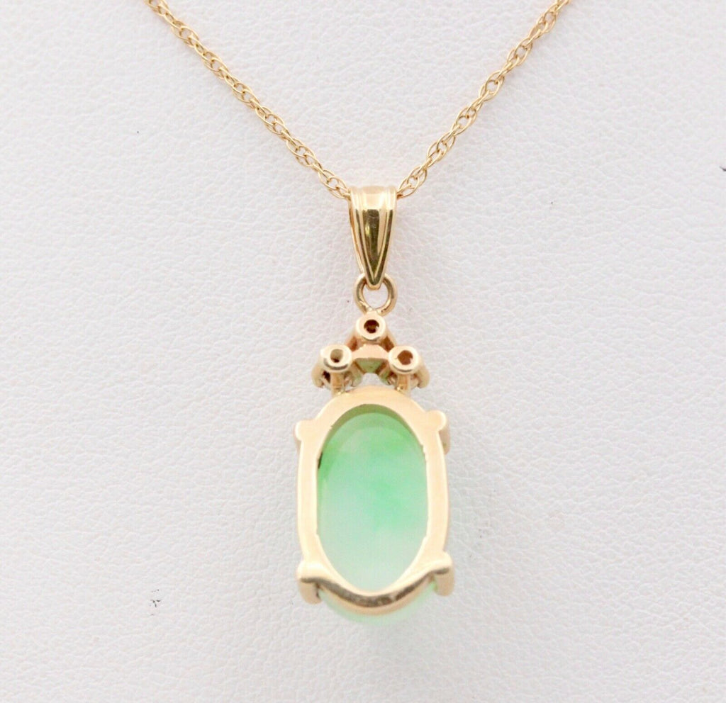 Vintage Jade Diamonds 14K Yellow Gold Pendant and Chain