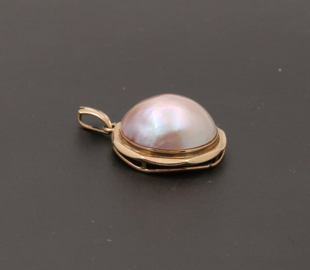 Vintage Classic 14K Yellow Gold Mabe Pearl Pendant, Necklace