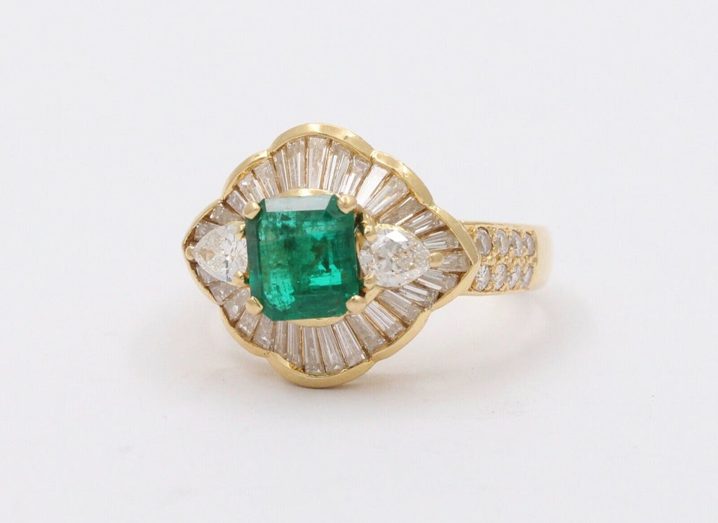 Vintage Natural Emerald Baguette Diamonds 18K Yellow Gold Ring