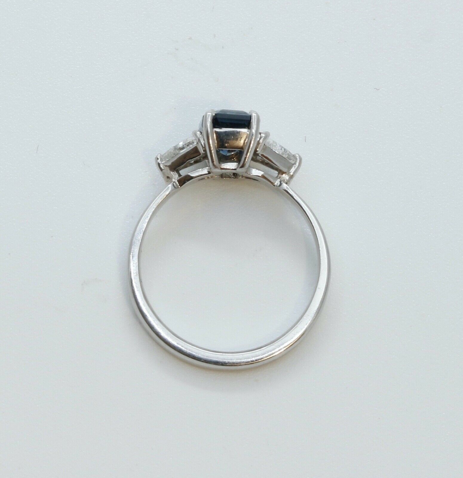 Vintage Ladies Blue Sapphire Diamonds Platinum Ring