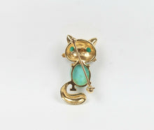 Load image into Gallery viewer, Vintage Turquoise Cat Brooch 14K Yellow Gold
