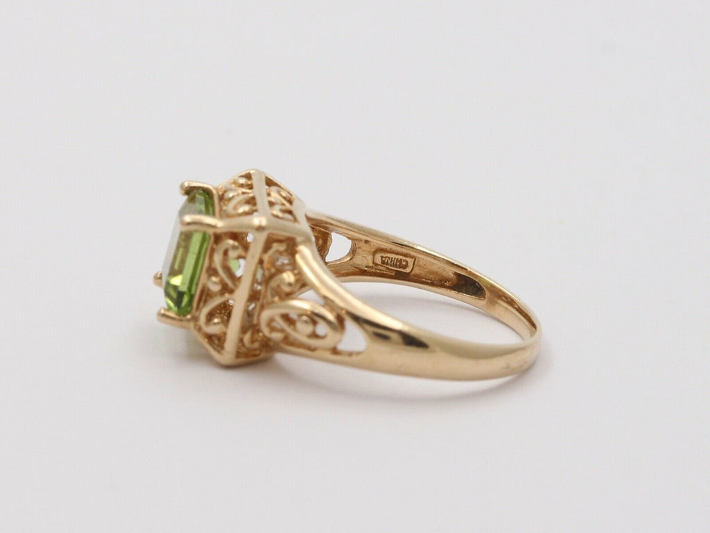 Vintage Emerald Cut Peridot 10K Yellow Gold Filagree Ring