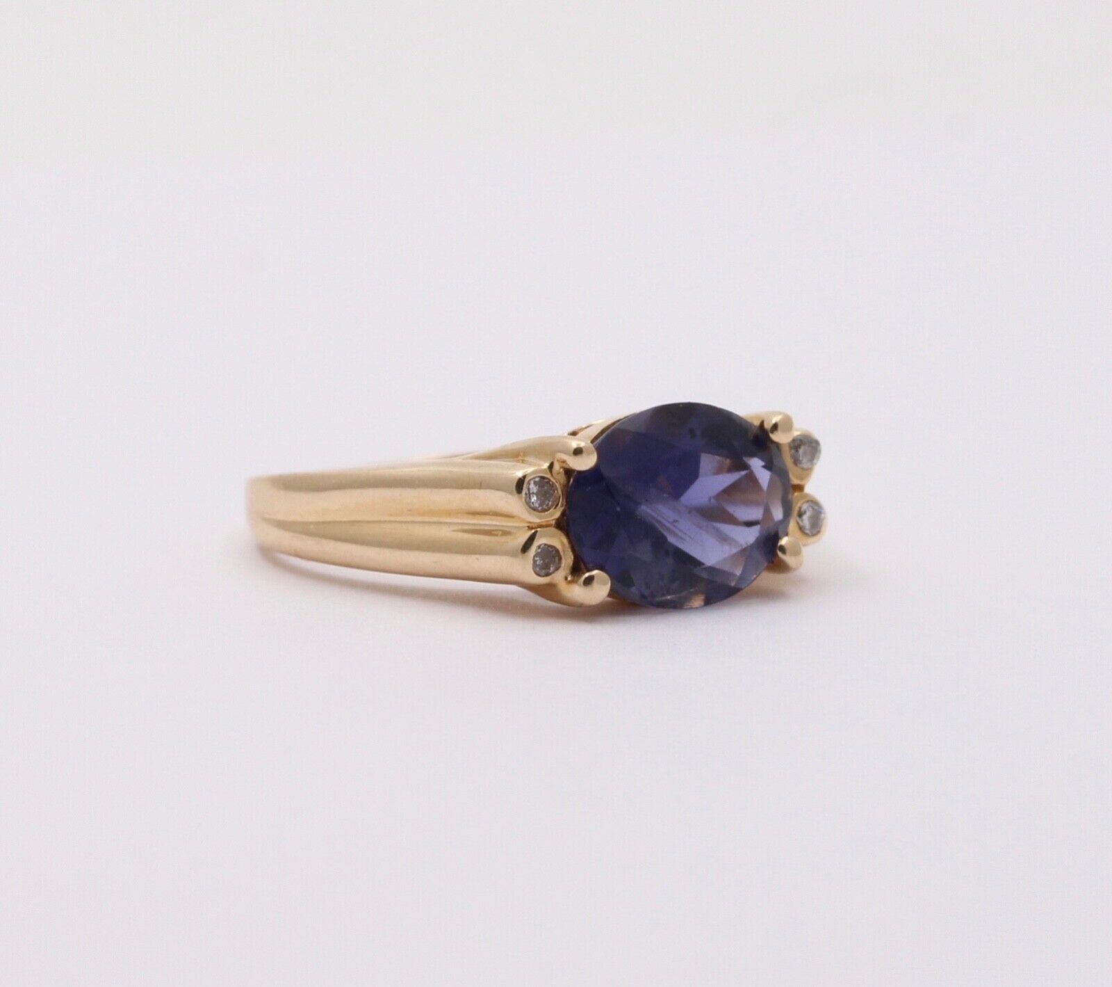 Vintage Iolite Diamonds 14K Yellow Gold Ring