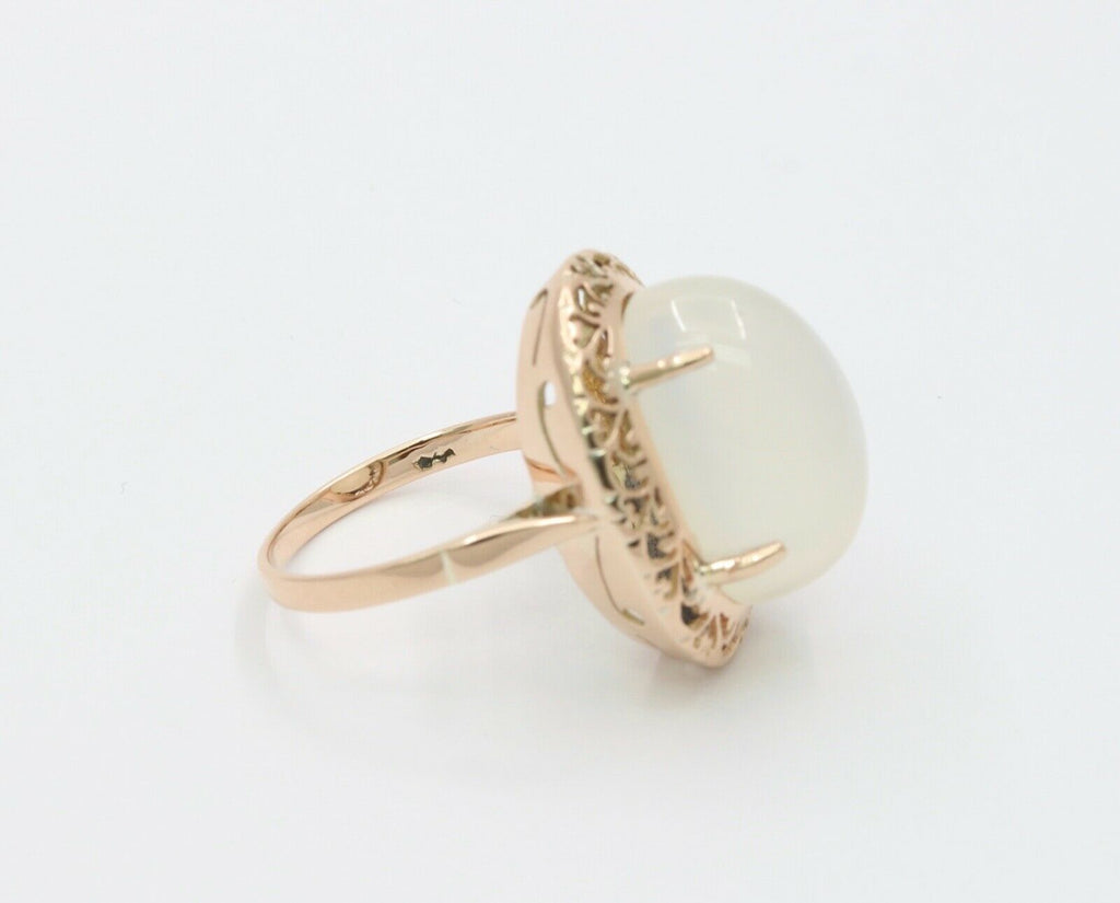 Vintage Ladies Large Cabochon Moonstone 14K Yellow Gold Ring