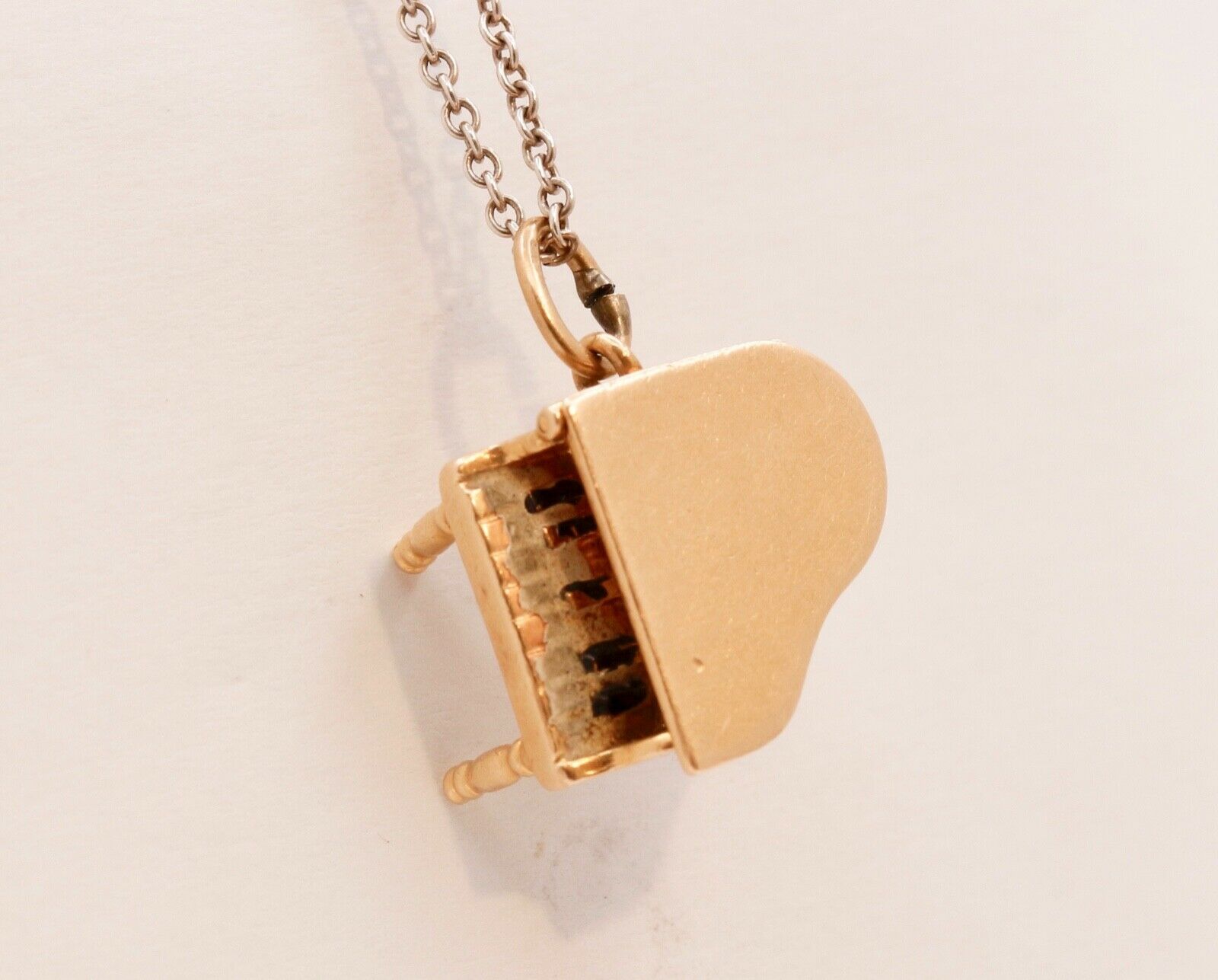 Vintage 14K Yellow Gold Movable Piano Enamel Pendant Charm