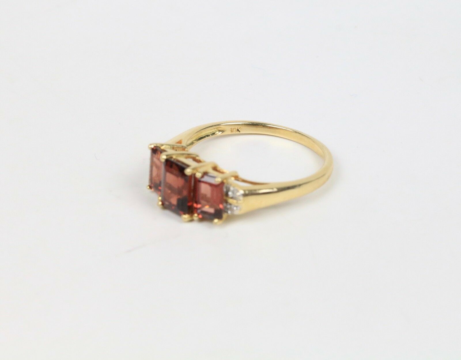 Vintage 10K Yellow Gold Garnet Diamond Ring