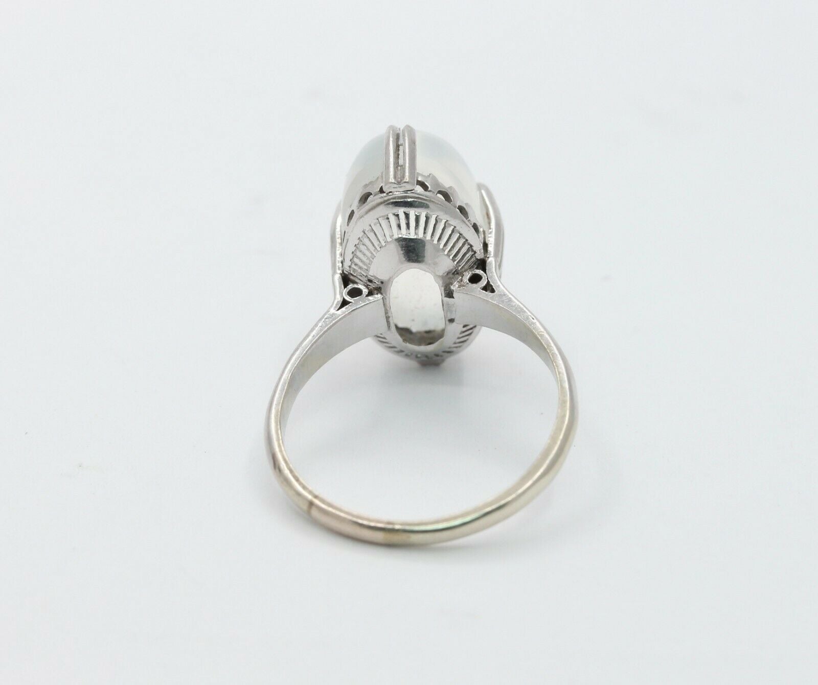 Vintage Solitaire Moon Stone Ring