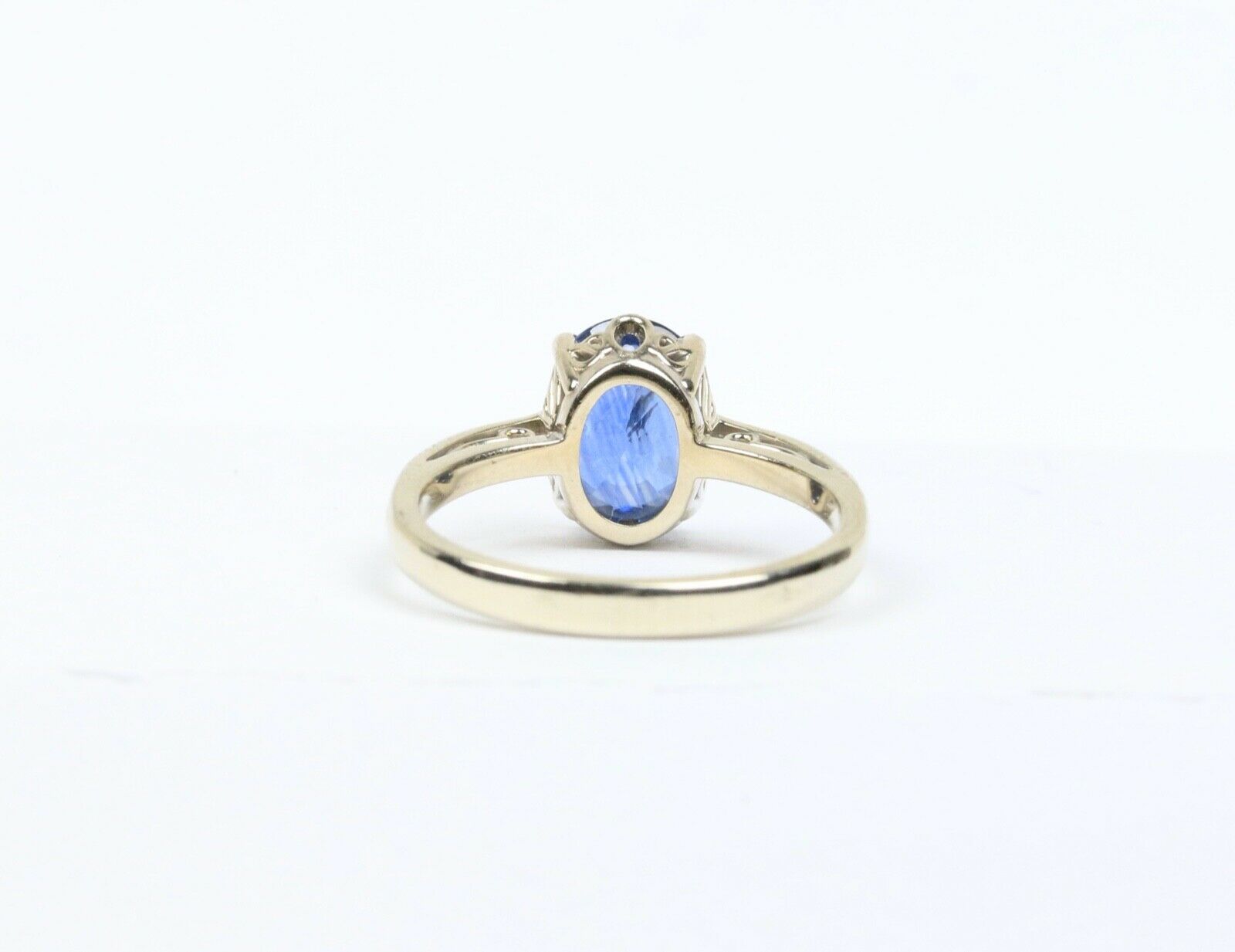 Beautiful Natural Blue Sapphire 14K White Gold Vintage Ring