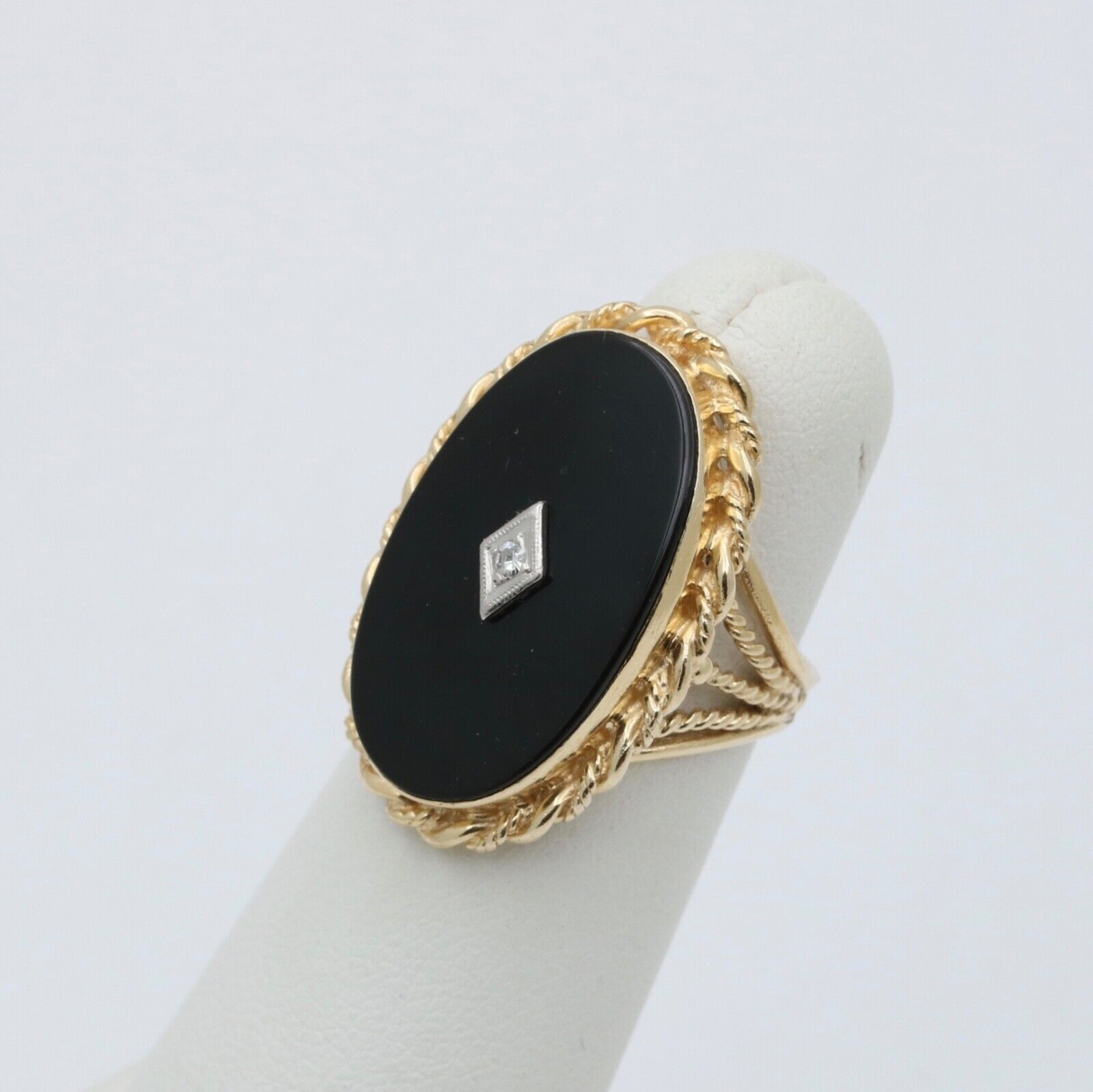 Art Deco Diammond Onyx 14K Yellow White Gold Filagree Ring