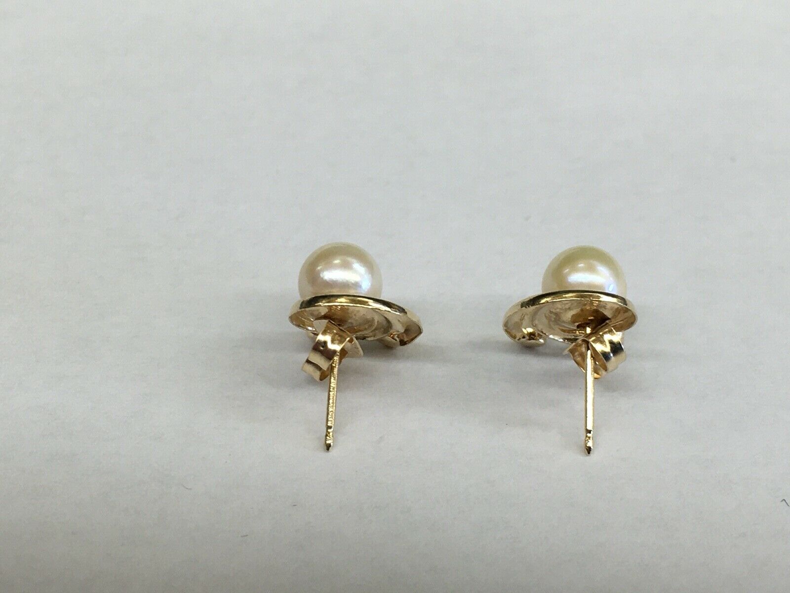 Vintage Ladies 14K Yellow Gold Pearl Diamonds Earrings