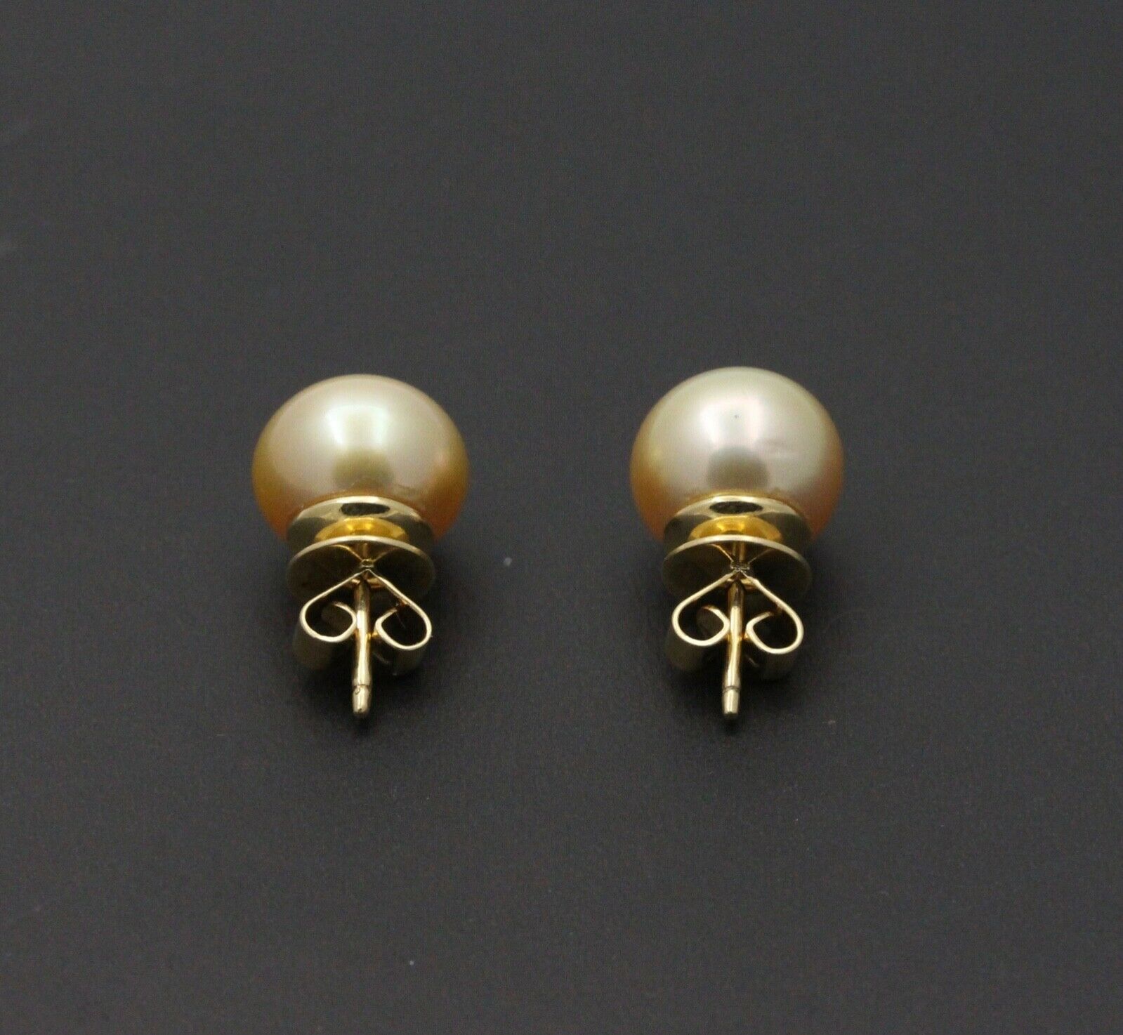 Vintage Classic 18K Yellow Gold Golden Pearl Studs Earrings